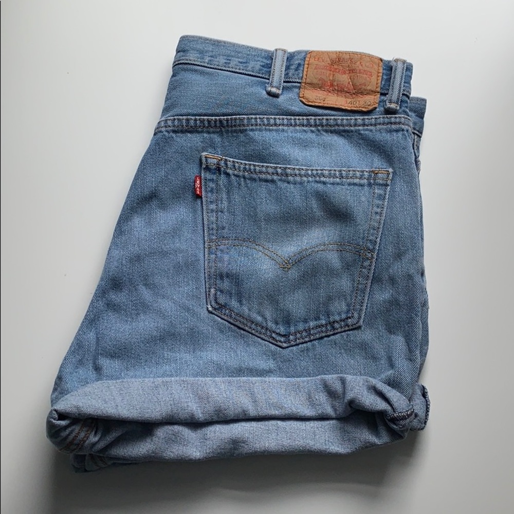 Vintage Levi’s 550 high waisted shorts